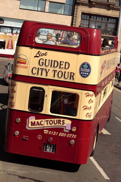 guided,city,tour,edinburgh