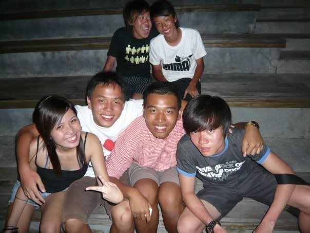 http://i49.photobucket.com/albums/f262/zullies/2848_88767015070_749475070_2981083_.jpg