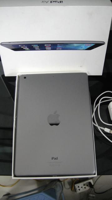 Bán iPad Air 16G WIFI màu xám GRAY mới 99.99% FULLBOX - 1