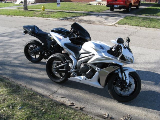 http://i49.photobucket.com/albums/f273/e38boi/BIke%20pics/rrr.jpg