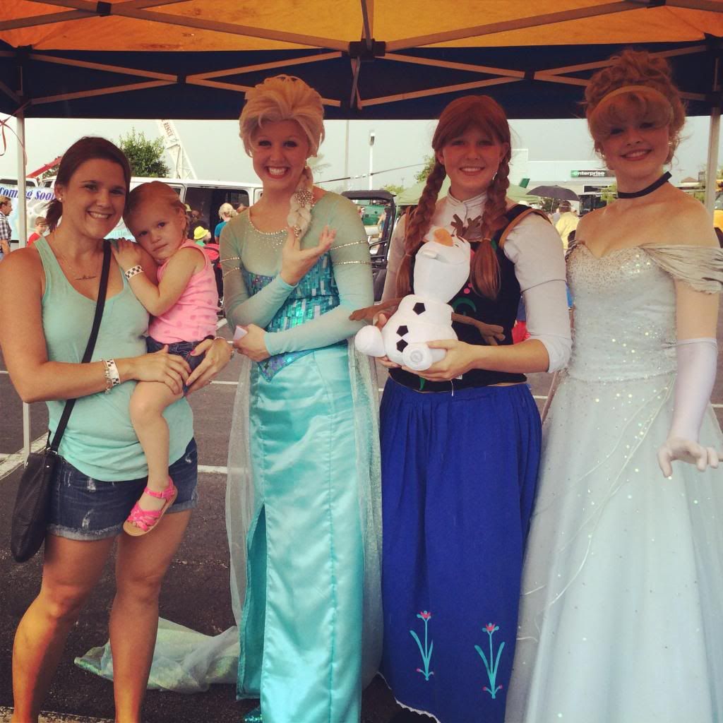 anna and elsa with kids