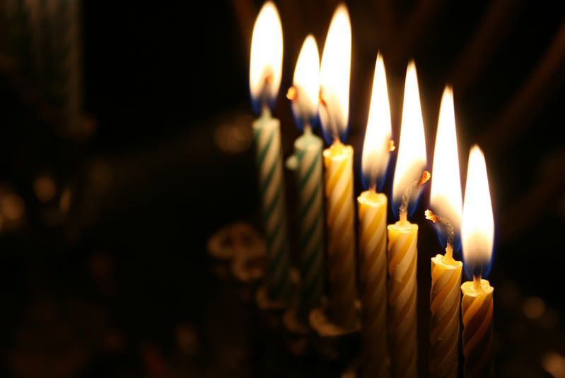 1197325079Candles.jpg