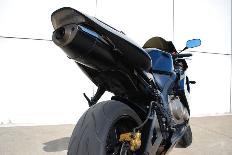 http://i49.photobucket.com/albums/f283/mrpaulo77/600rr%20powdercoat%20and%20muffler/DSC_0031.jpg