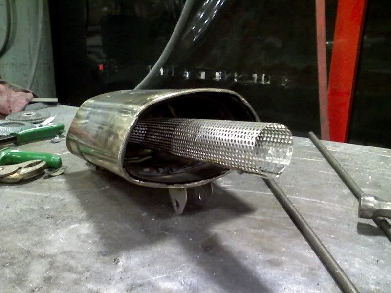 http://i49.photobucket.com/albums/f283/mrpaulo77/600rr%20powdercoat%20and%20muffler/PIC-0105.jpg