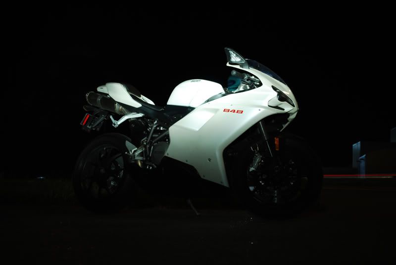 http://i49.photobucket.com/albums/f283/mrpaulo77/Night%20Bikes/ducati1.jpg