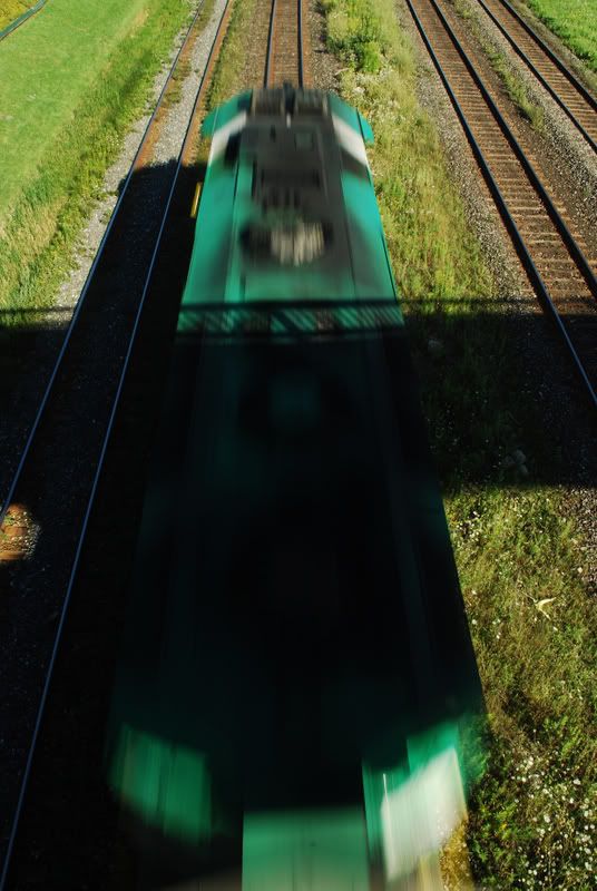 http://i49.photobucket.com/albums/f283/mrpaulo77/Toronto%20and%20Wonderland/Train.jpg