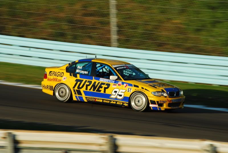 http://i49.photobucket.com/albums/f283/mrpaulo77/the%20glen/yellowbmw.jpg