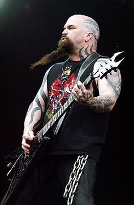 [http://i49.photobucket.com/albums/f293/bandmerchandise/Most-Interesting-Looking-Rock-Musicians/Kerry-King-of-Slayer.jpg]