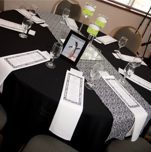 FS 21 Black and White Damask Table Runners — thenest