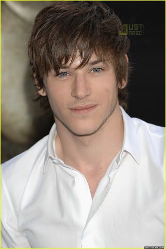 Edward - Gaspard Ulliel Pictures, Images and Photos