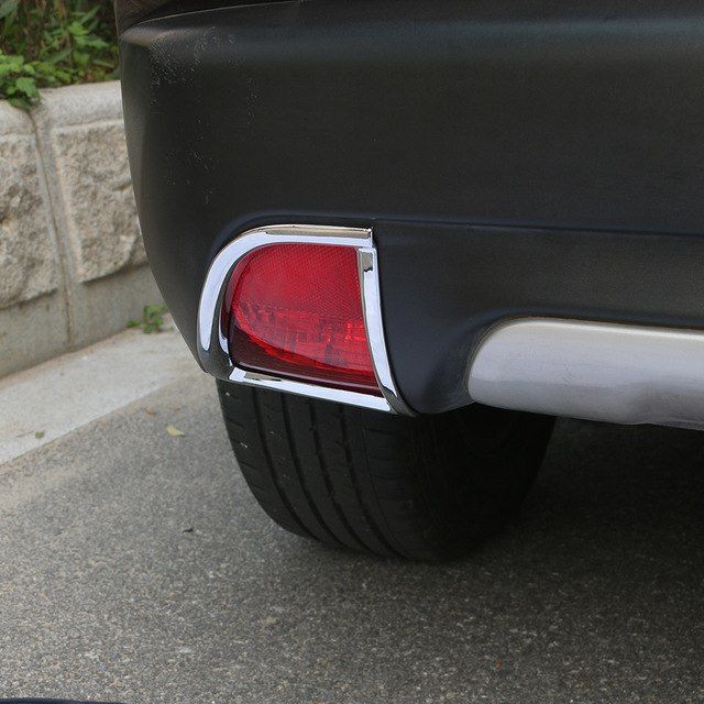 2 ENJOLIVEURS CHROME CACHES CONTOURS ANTIBROUILLARDS ARRIERE pour NISSAN QASHQAI